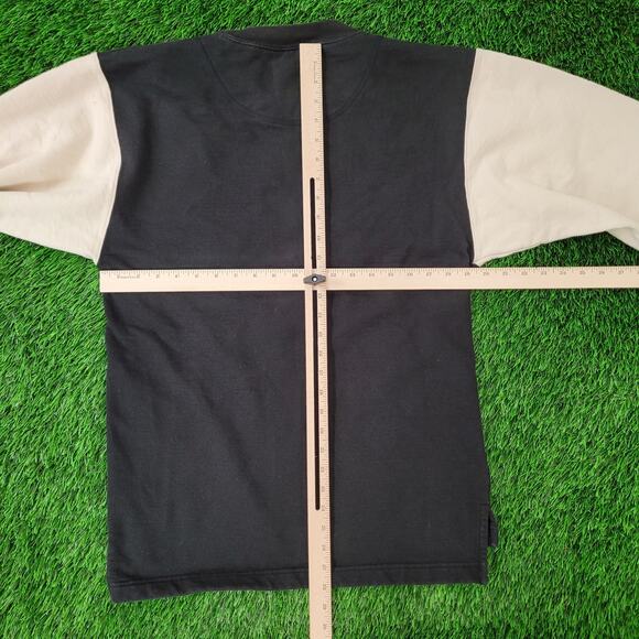 Vintage Y2K Iowa University Sweatshirt Small 19x28 Hawkeyes - Picture 4 of 15